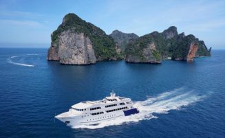 Phi Phi island tour by mini cruise